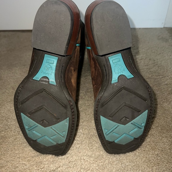 Ariat leather cowboy boots size 7, lightly used - Picture 5 of 6